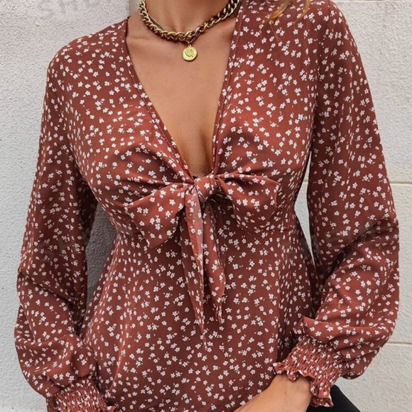 Floral Front-tie Blouse - Picture 4 of 5